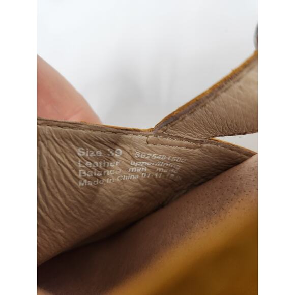 Dansko Women's Madalyn Mango Burnish Leather Clog Sandals, Size 39 (US 8.5) - Picture 8 of 11